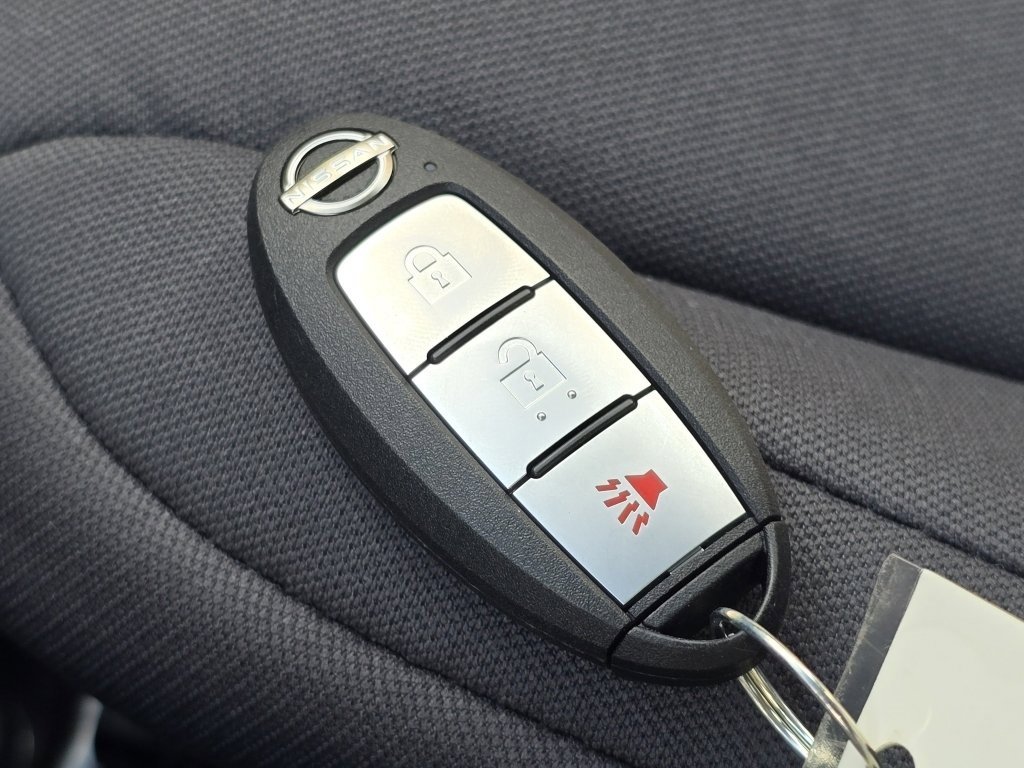 New 2025 Nissan Frontier S image 19