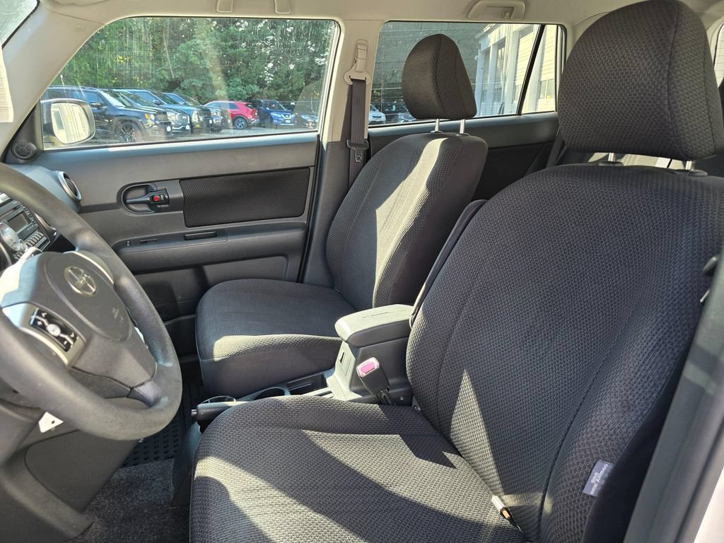 Used 2010 Scion xB FWD image 12