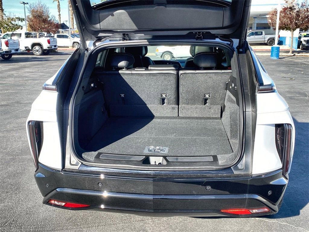 New 2026 Cadillac Lyriq Sport image 37