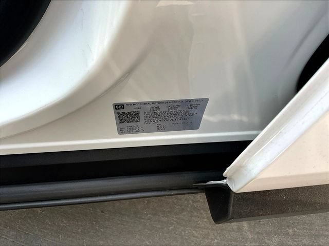 New 2027 Chevrolet Equinox LT w/ Convenience Package II FWD image 16