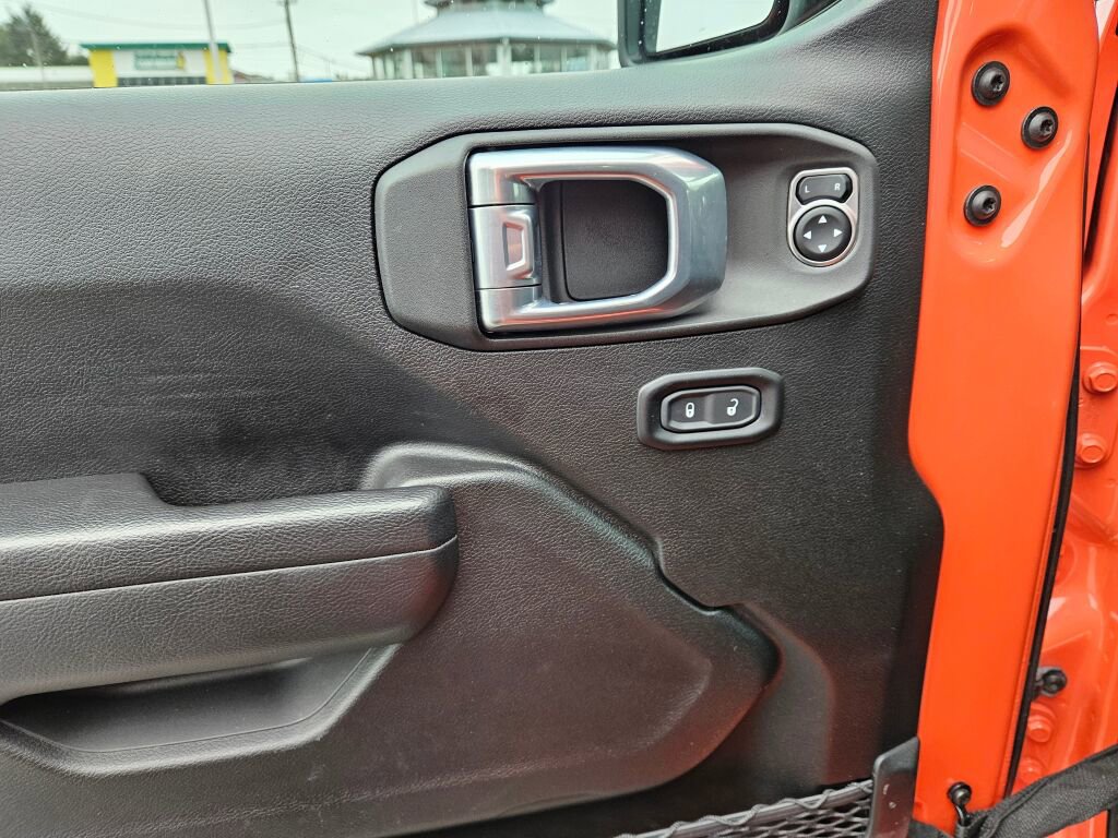 Used 2023 Jeep Wrangler Unlimited AWD/4WD image 18