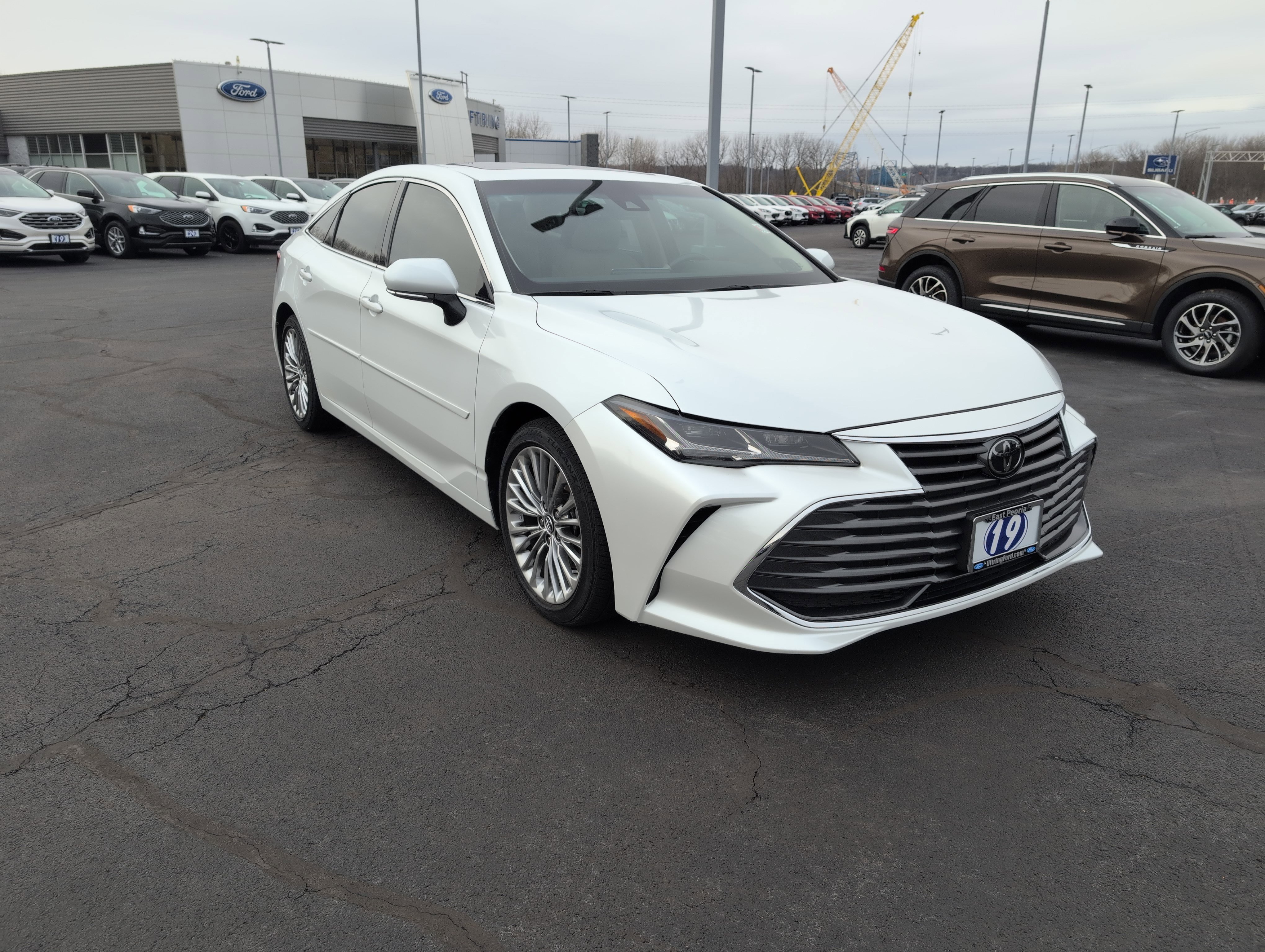 Used 2019 Toyota Avalon Limited image 7