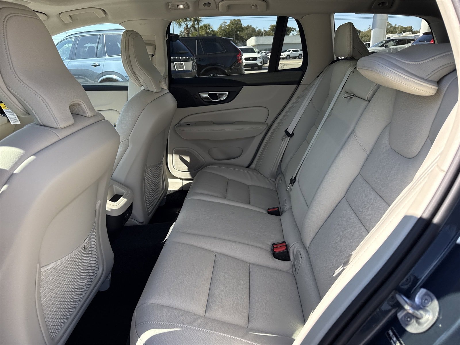 New 2026 Volvo V60 B5 Cross Country Plus w/ Protection Package Premier AWD/4WD image 13