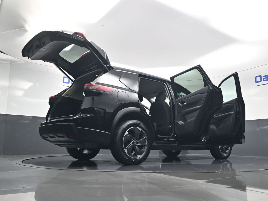 Used 2025 Nissan Rogue SV image 61