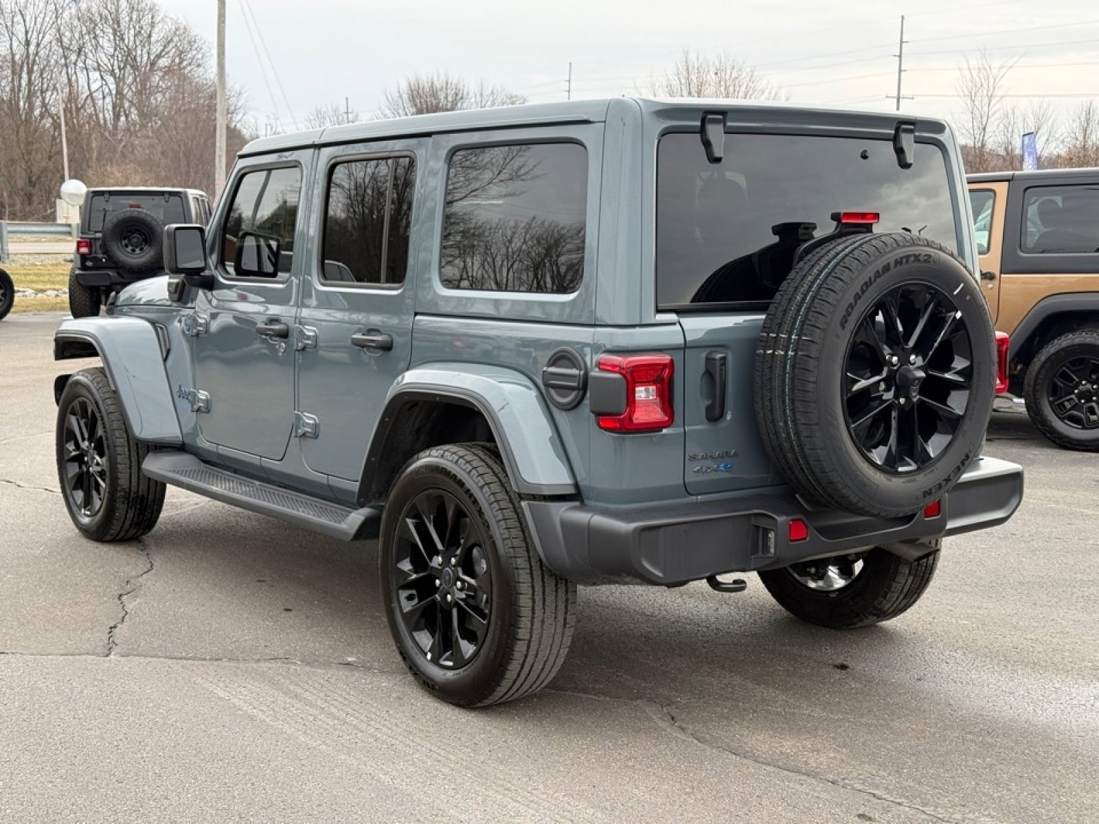 Used 2025 Jeep Wrangler Unlimited Sahara image 6