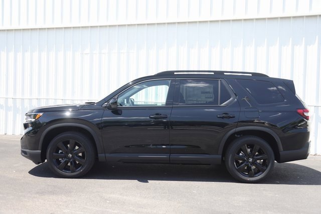 New 2025 Honda Pilot Black Edition image 5