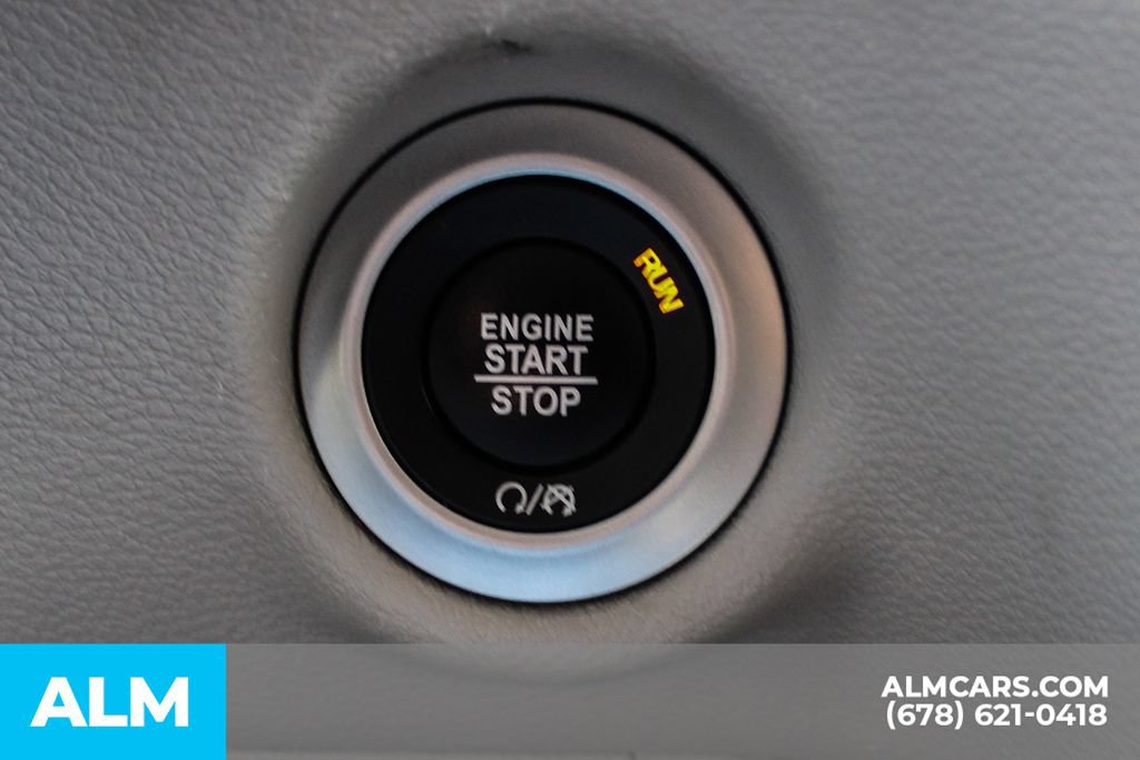 Used 2023 Chrysler Voyager LX FWD image 30