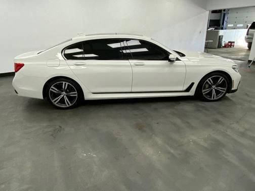 Used 2016 BMW 750i xDrive AWD/4WD image 9