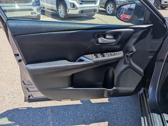 Used 2016 Toyota Camry SE FWD image 9