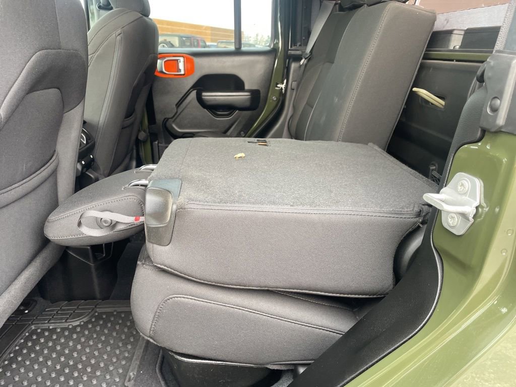 Used 2023 Jeep Gladiator Sport image 39