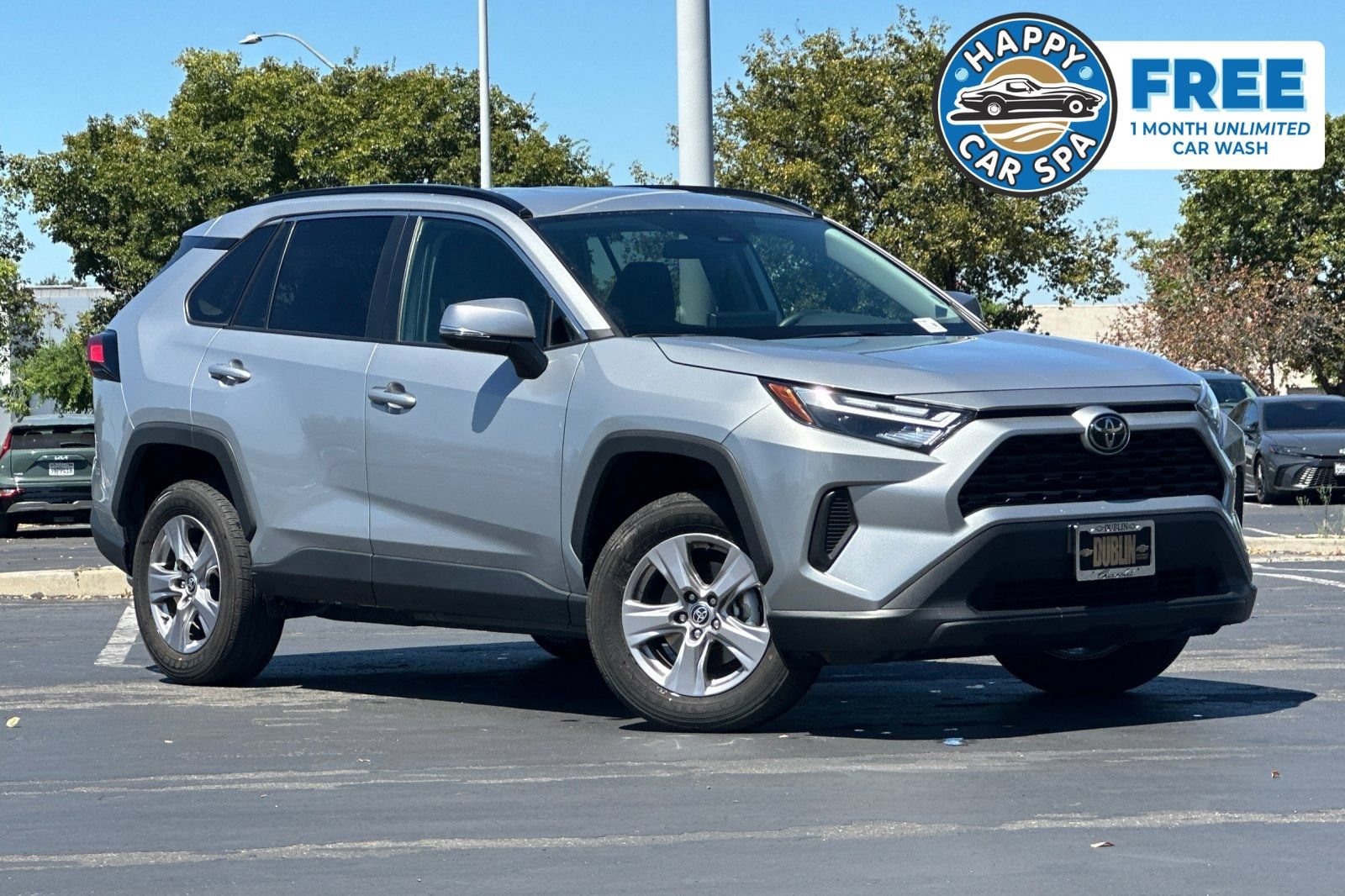 Used 2025 Toyota RAV4 XLE FWD image 1
