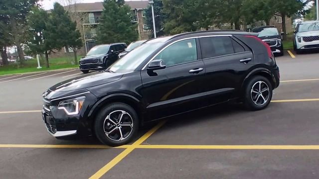 Certified 2023 Kia Niro SX image 7