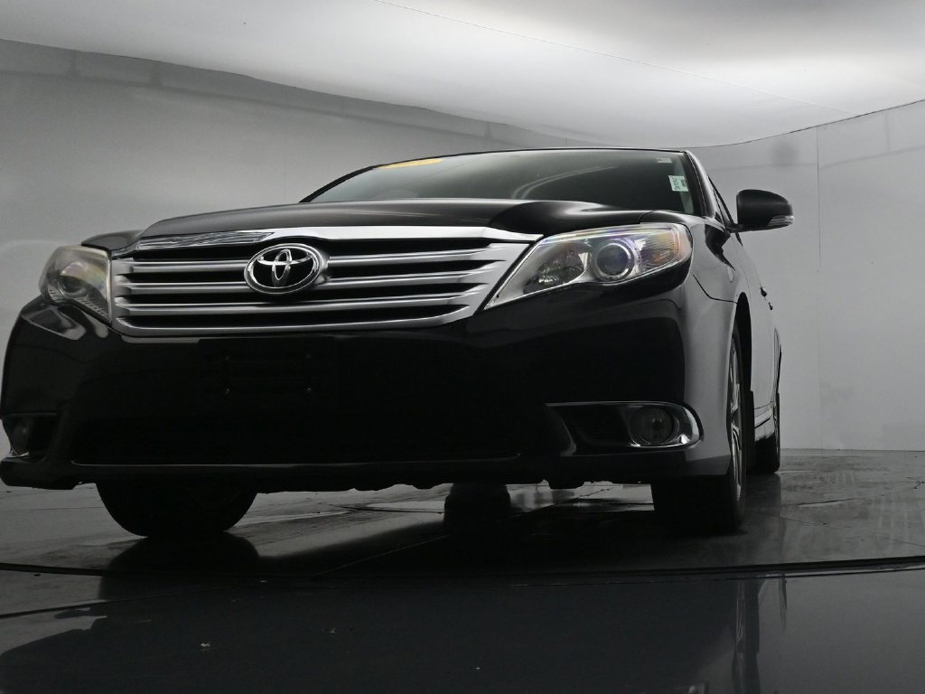 Used 2011 Toyota Avalon Limited FWD image 29