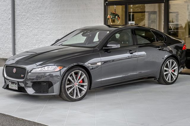 Used 2018 Jaguar XF S image 6