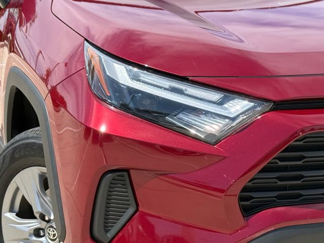 Used 2022 Toyota RAV4 XLE w/ Convenience Package AWD/4WD image 3