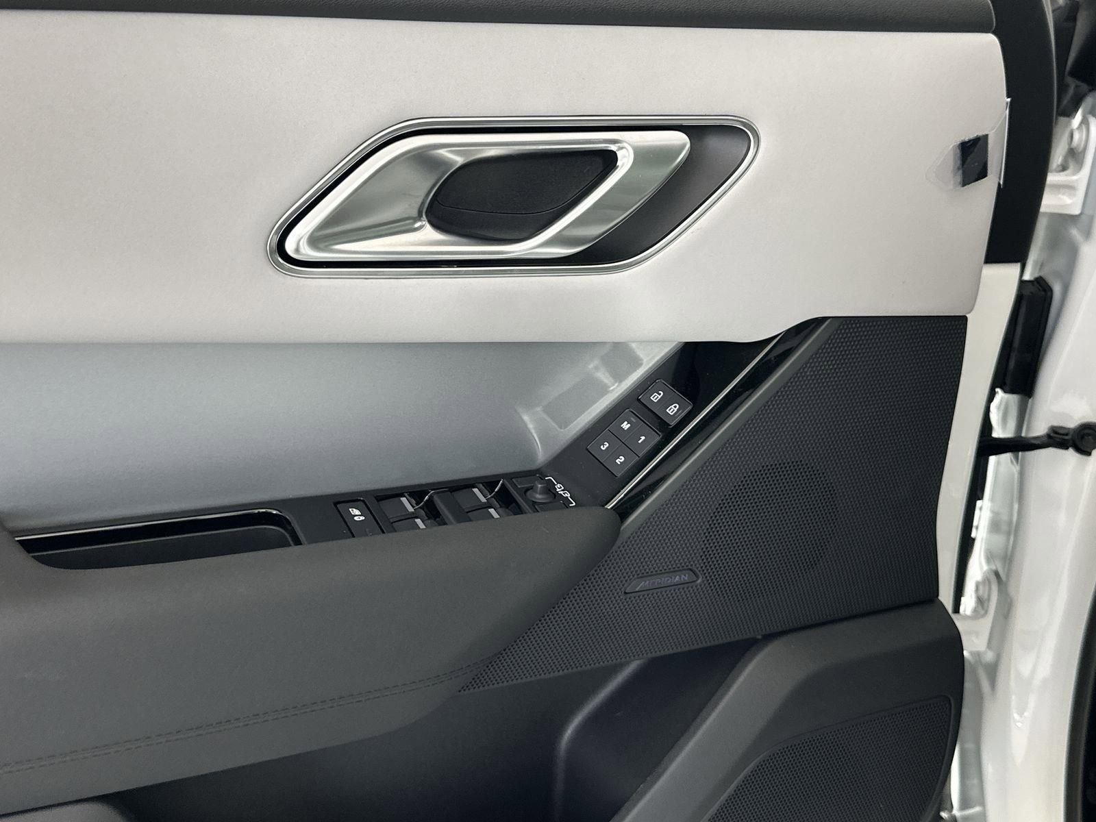 Certified 2024 Land Rover Range Rover Velar S image 24