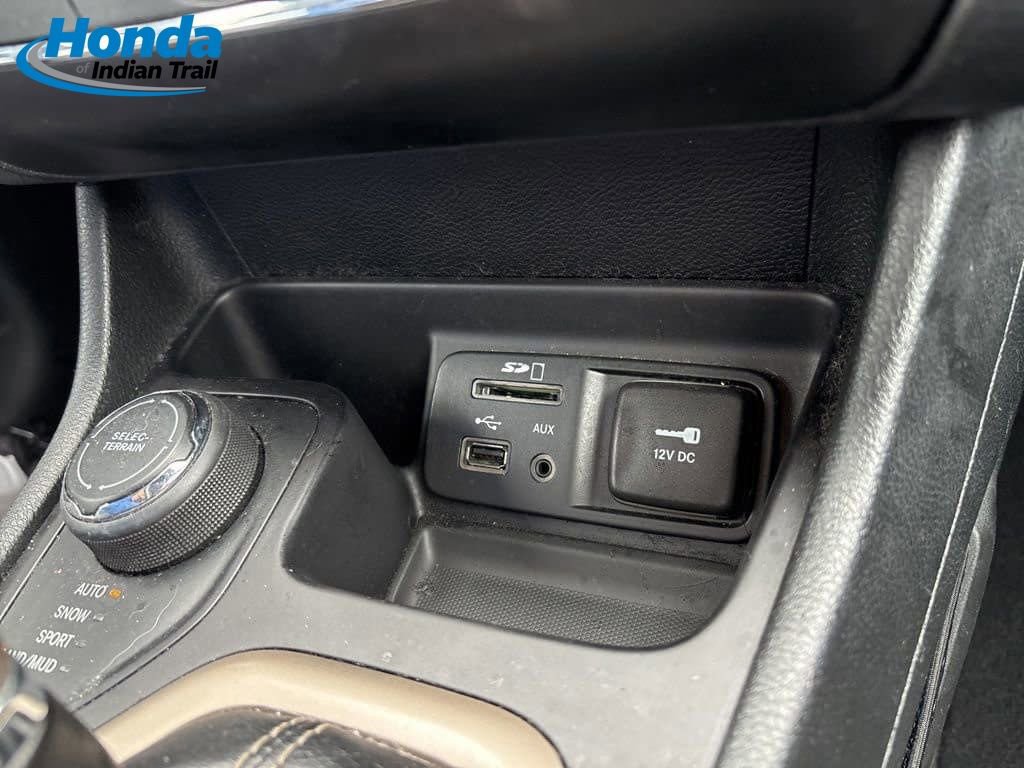 Used 2016 Jeep Cherokee High Altitude image 28