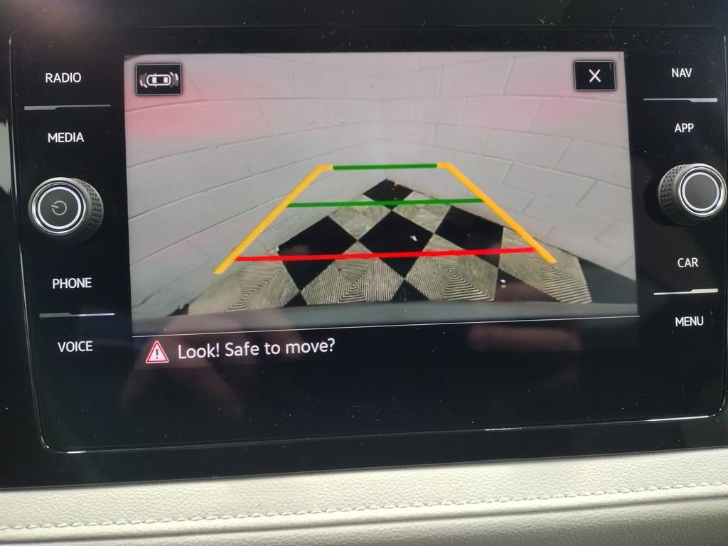 New 2025 Volkswagen Taos SEL image 9