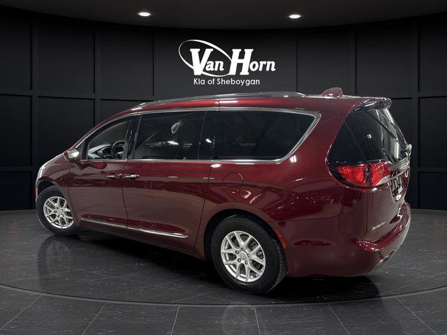 Used 2020 Chrysler Pacifica Touring-L image 4