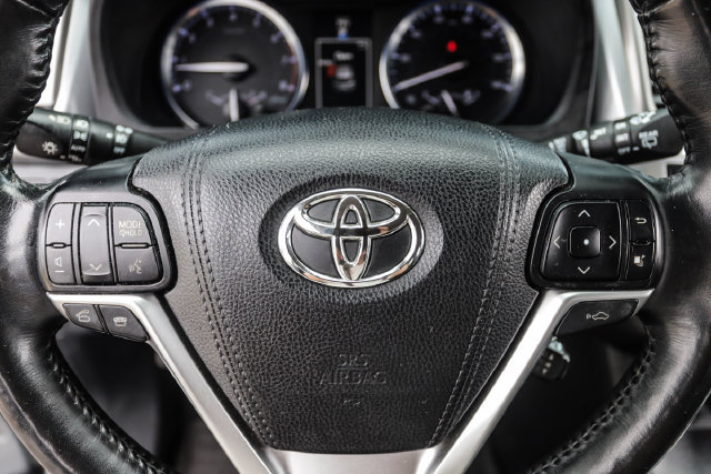 Used 2015 Toyota Highlander Limited Platinum AWD/4WD image 47
