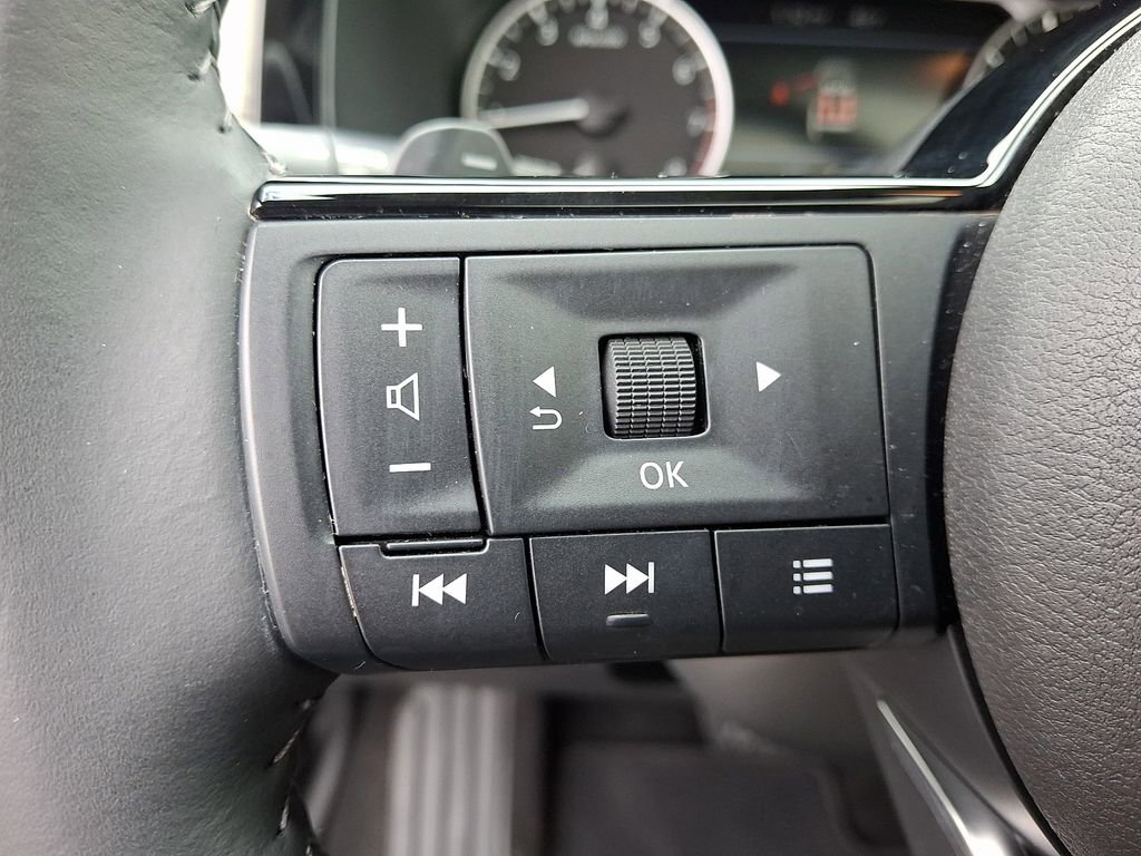 Certified 2023 Nissan Pathfinder SV w/ SV Premium Package image 21