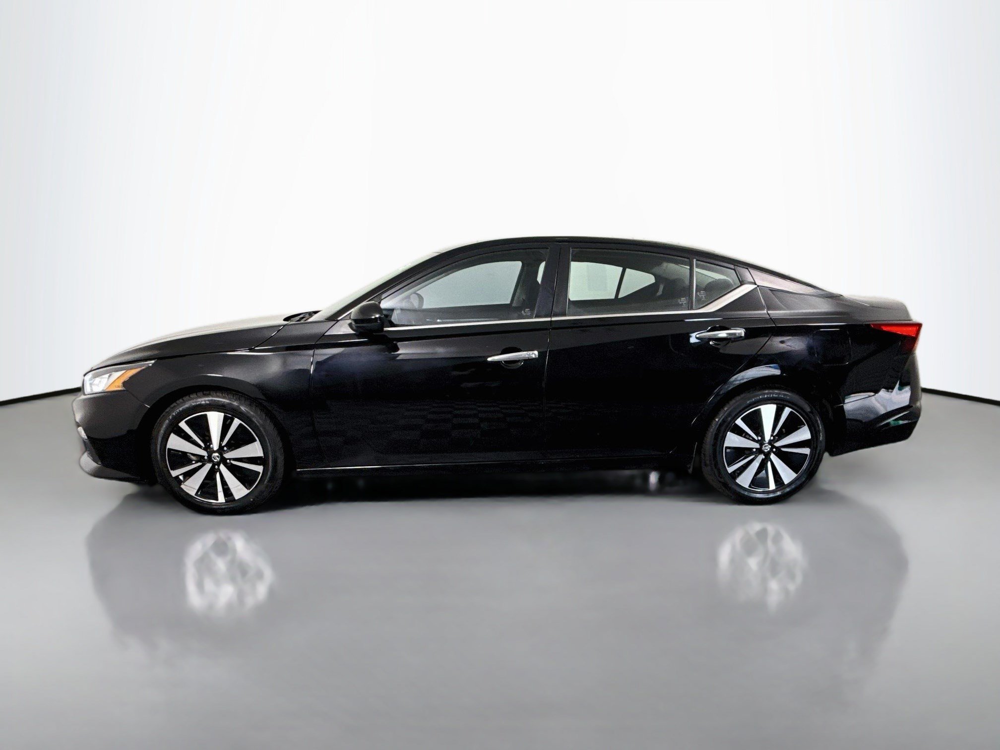 Used 2022 Nissan Altima 2.5 SV FWD image 6
