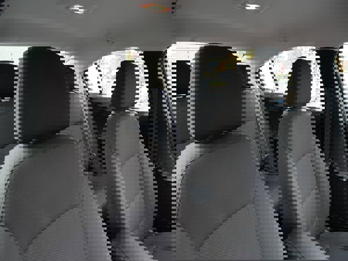 Used 2017 Chevrolet Cruze LT w/ Convenience Package image 17