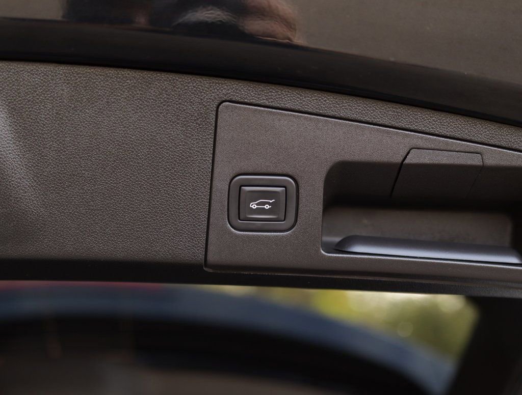 Certified 2024 Cadillac XT4 Sport image 32