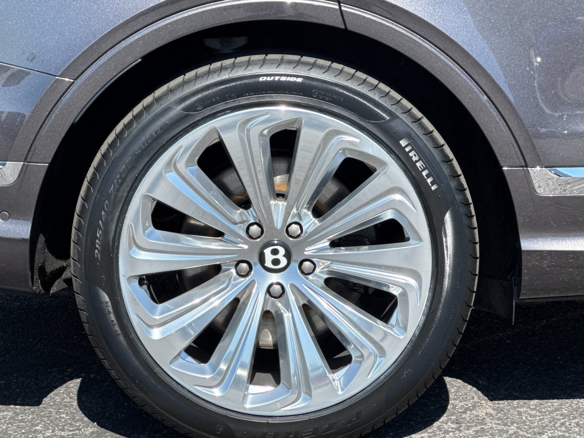 Certified 2023 Bentley Bentayga Extended Wheelbase AWD/4WD image 6