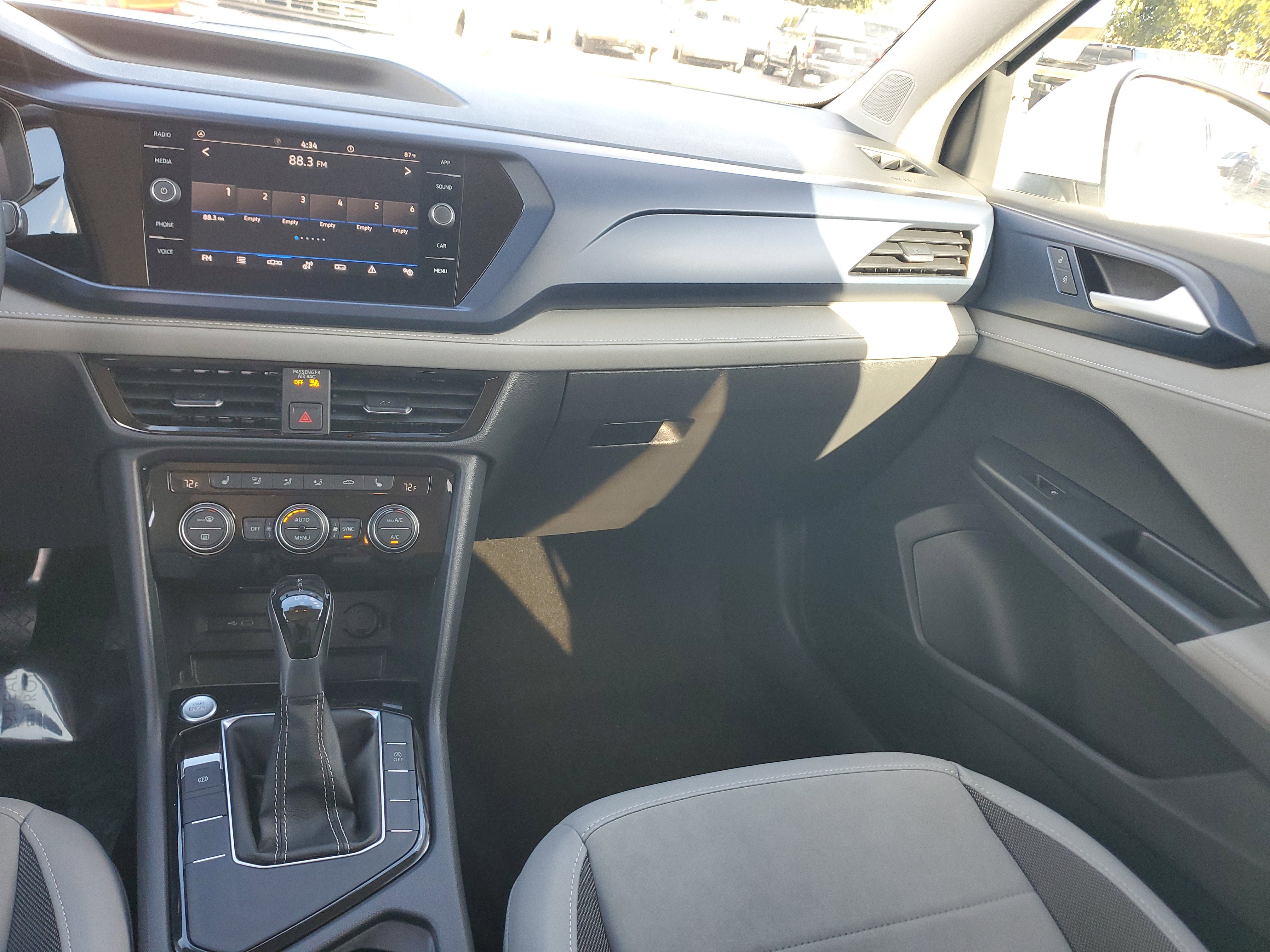 Used 2024 Volkswagen Taos SE image 16