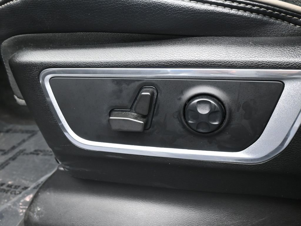 Used 2021 RAM 1500 Laramie w/ Night Edition image 13