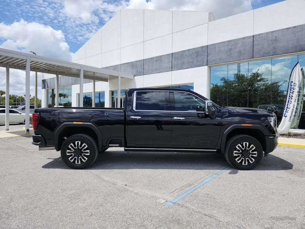 Certified 2025 GMC Sierra 2500 Denali Ultimate AWD/4WD image 3