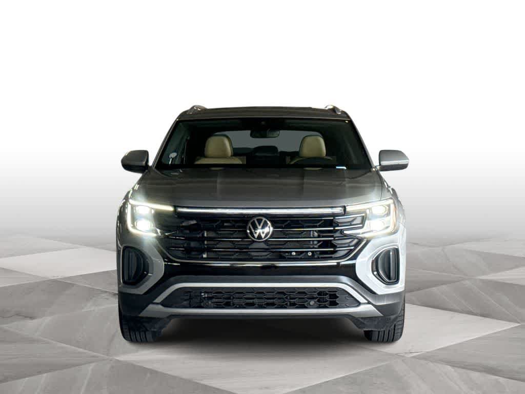 Used 2024 Volkswagen Atlas Cross Sport SE FWD image 3