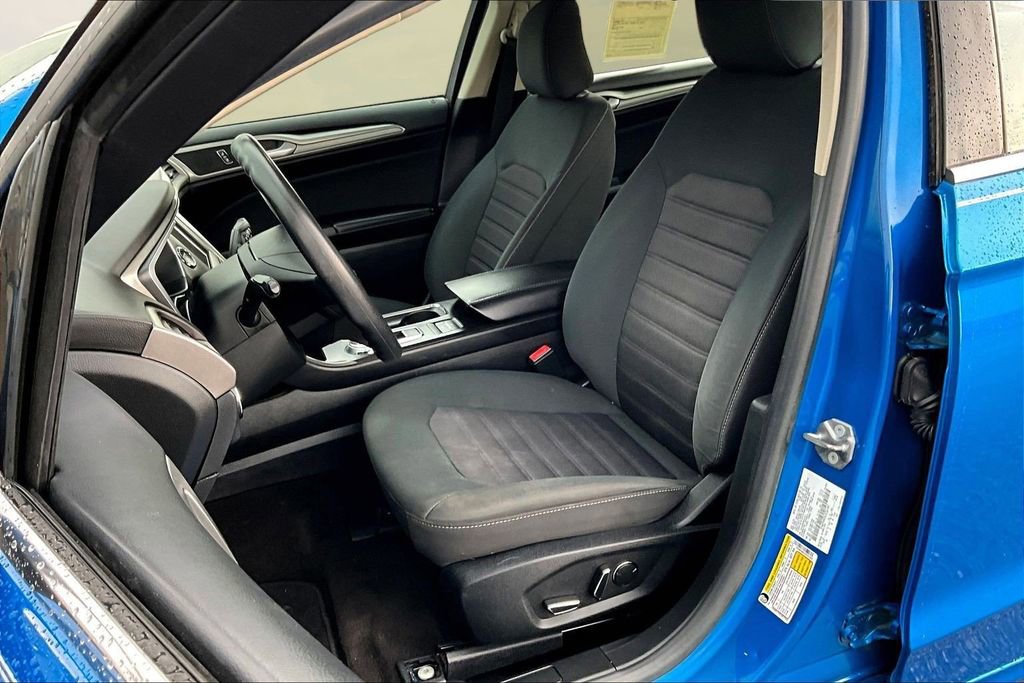 Used 2020 Ford Fusion SE image 23