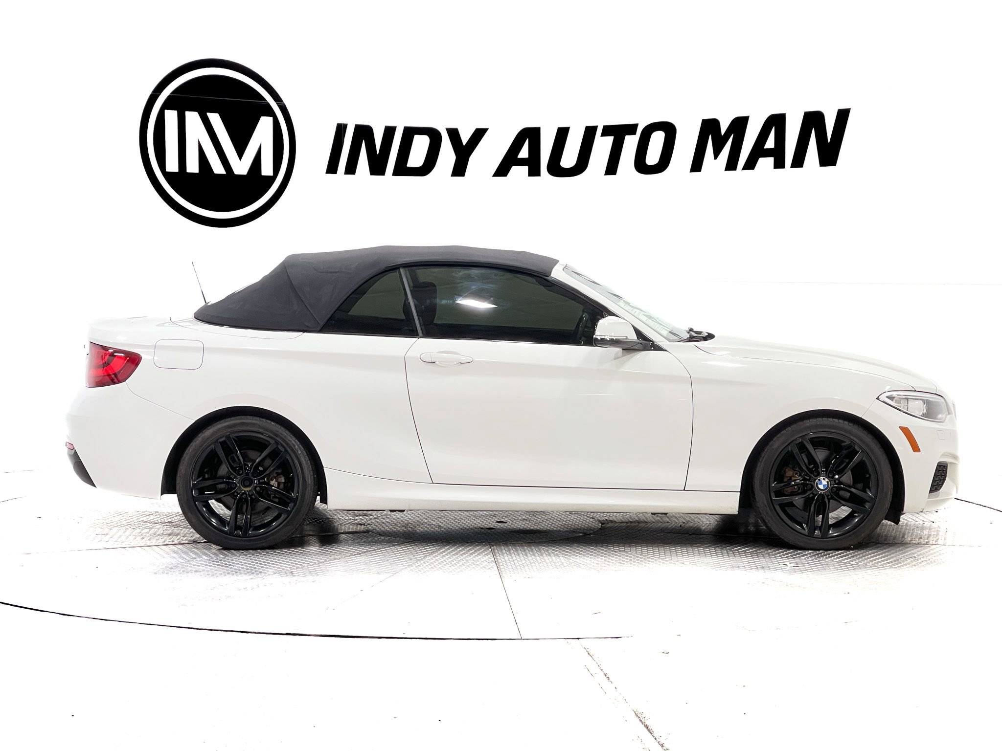 Used 2016 BMW 228i xDrive Convertible image 3
