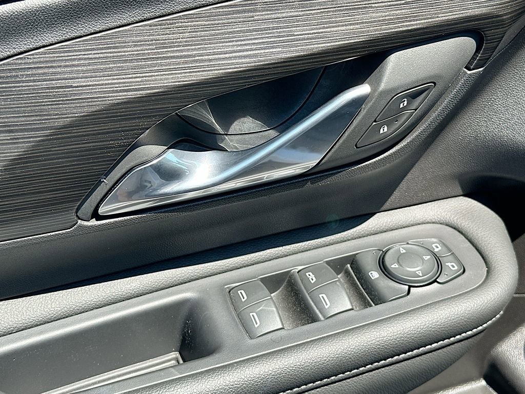 New 2024 GMC Terrain SLE w/ Driver Convenience Package FWD image 21