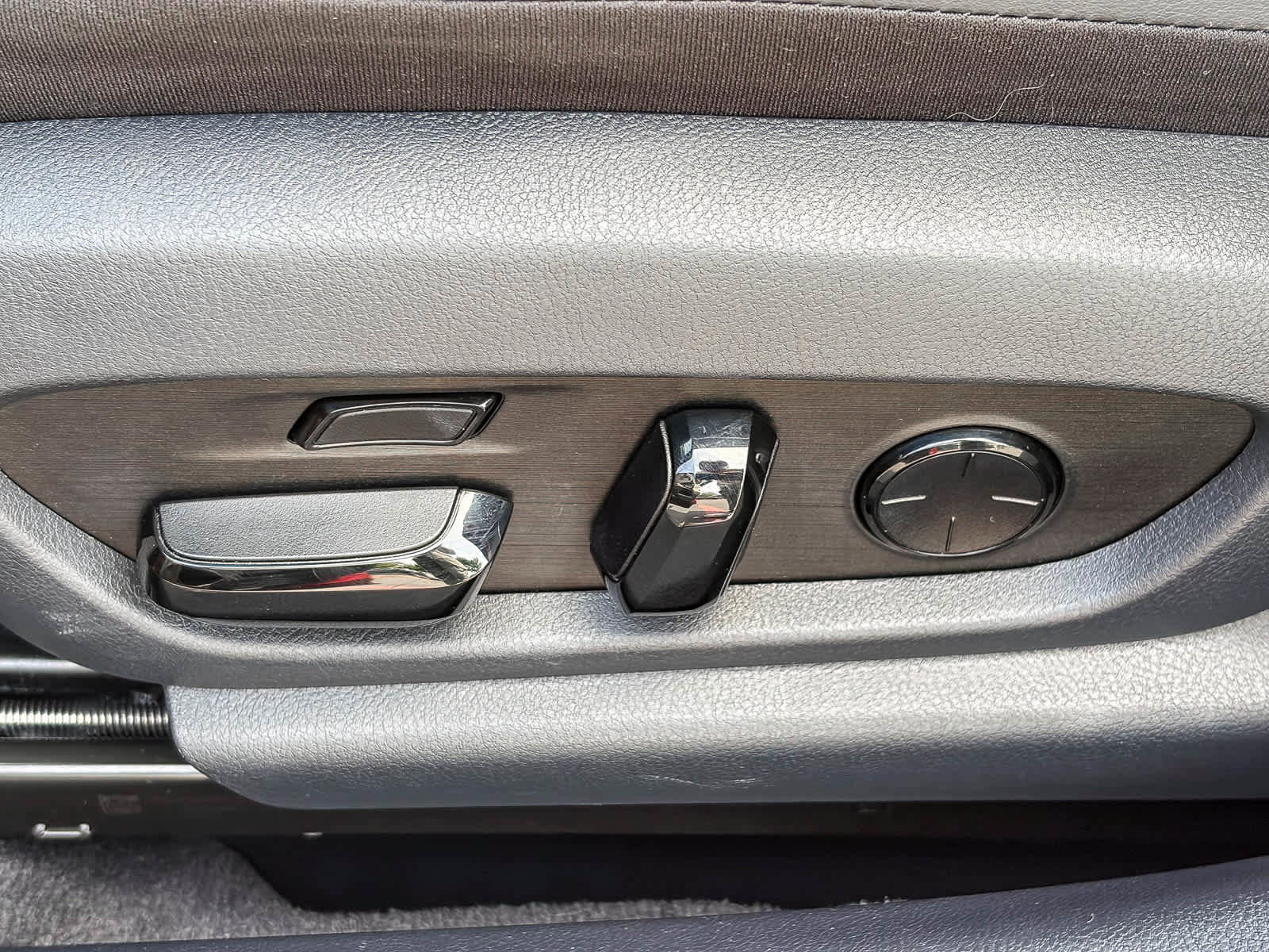 Used 2024 Lexus ES 300h w/ Accessory Package (Z2) FWD image 21