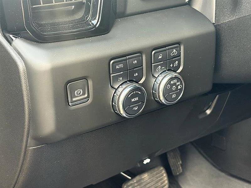Used 2025 GMC Sierra 2500 AT4 w/ AT4 Premium Plus Package AWD/4WD image 18