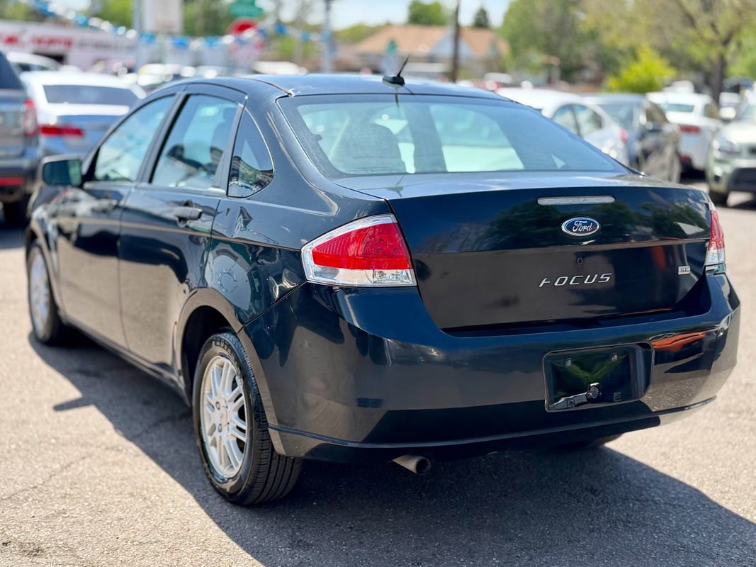 Used 2008 Ford Focus SE FWD image 3