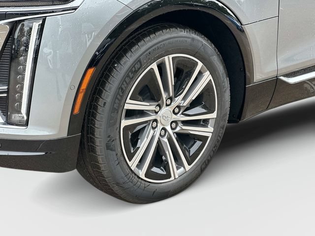 Used 2026 Cadillac Lyriq Luxury w/ LPO, Floor Liner Package AWD/4WD image 17