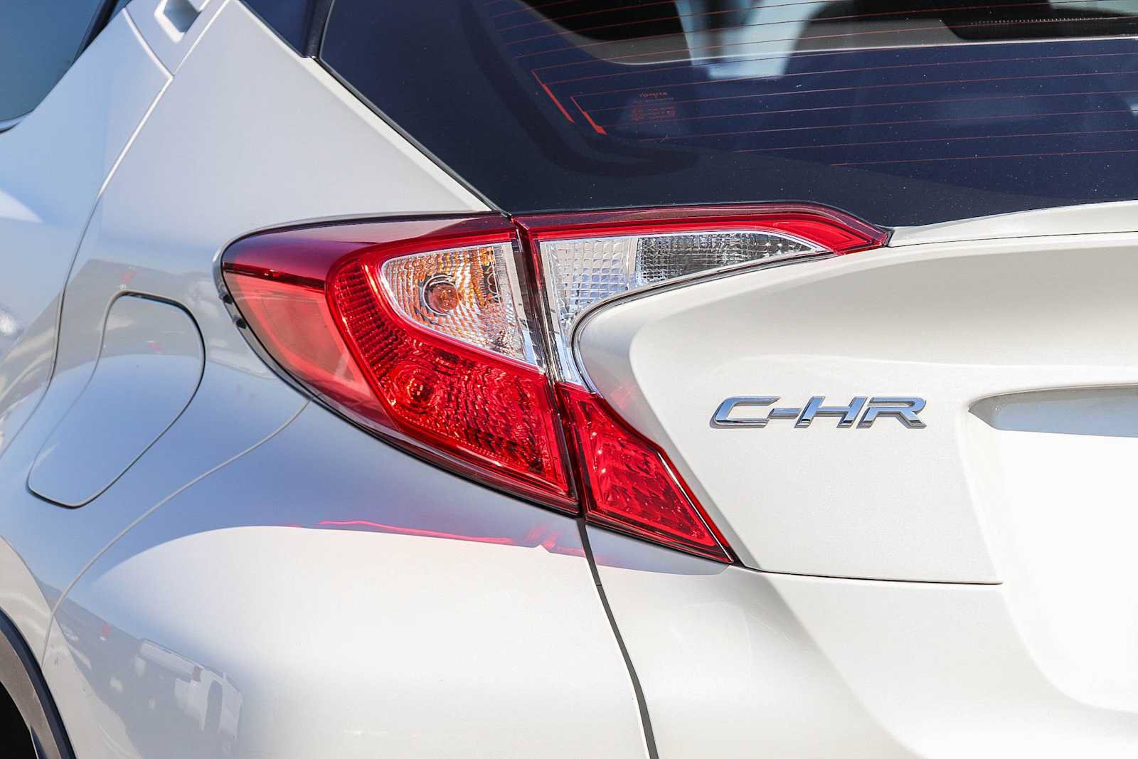 Used 2019 Toyota C-HR Limited FWD image 9
