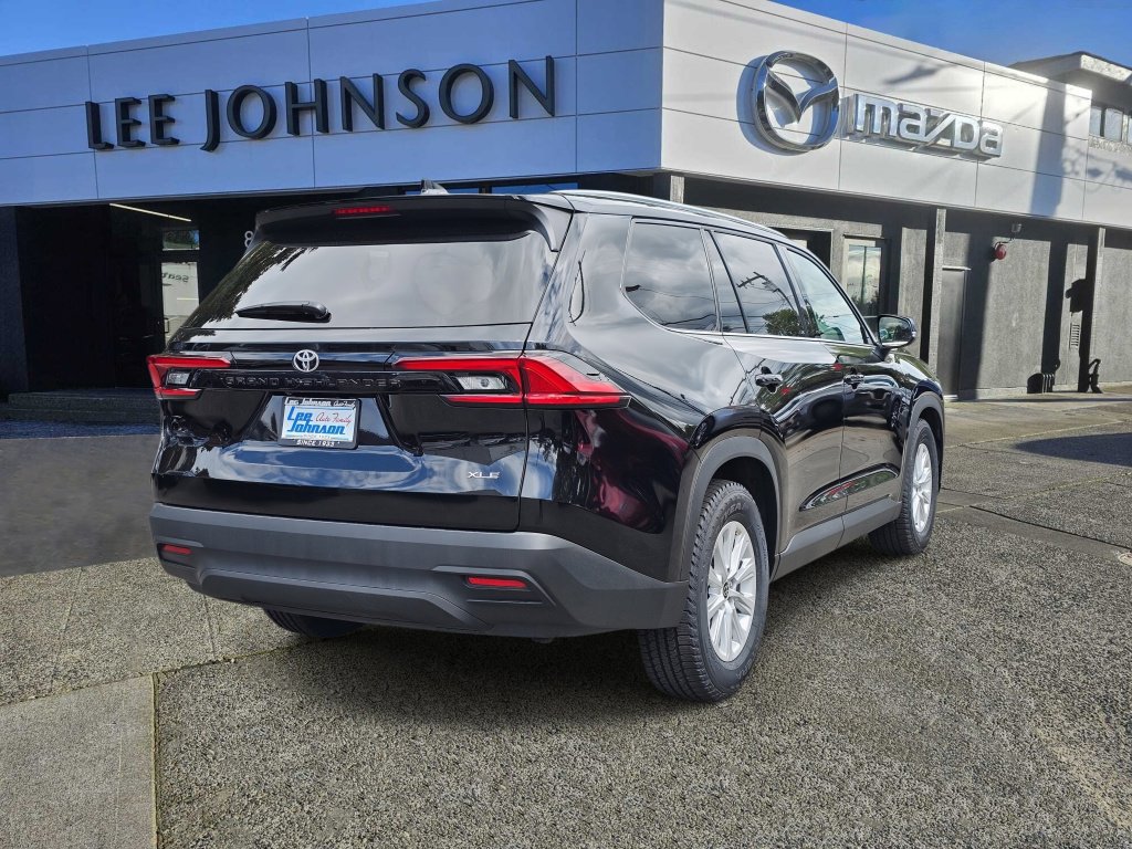 Used 2025 Toyota Grand Highlander FWD image 5
