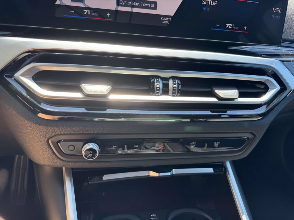 Used 2023 BMW M2 w/ Lighting Package RWD image 18