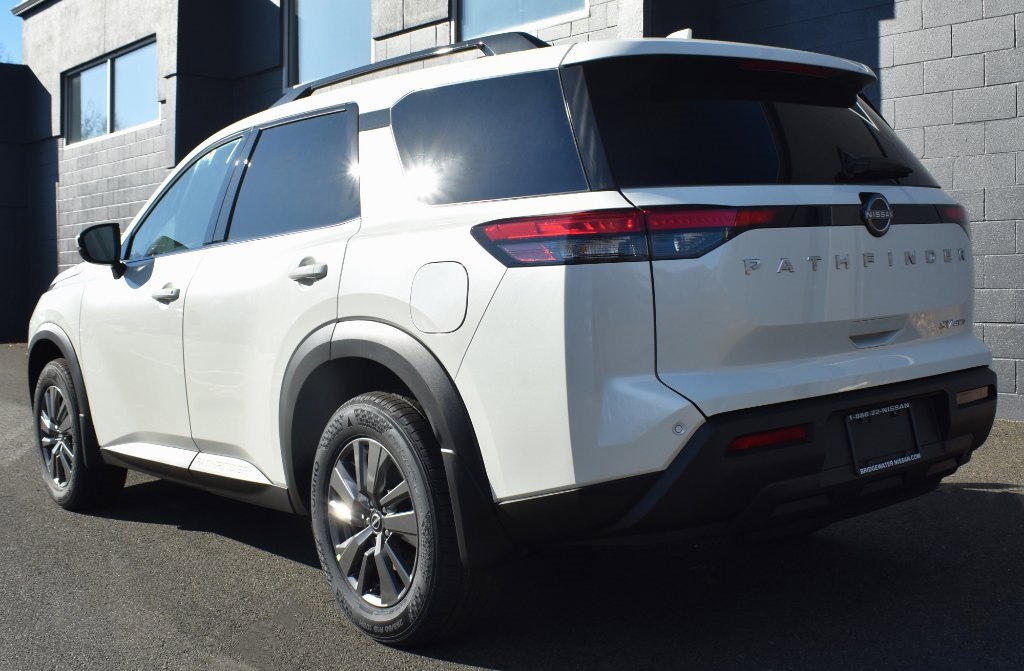 New 2025 Nissan Pathfinder SV w/ Cargo Package image 3