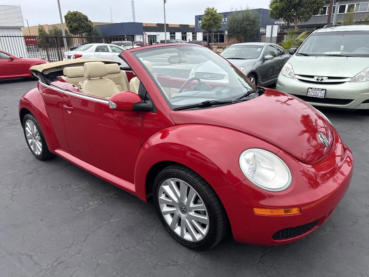 Used 2008 Volkswagen Beetle SE FWD image 7