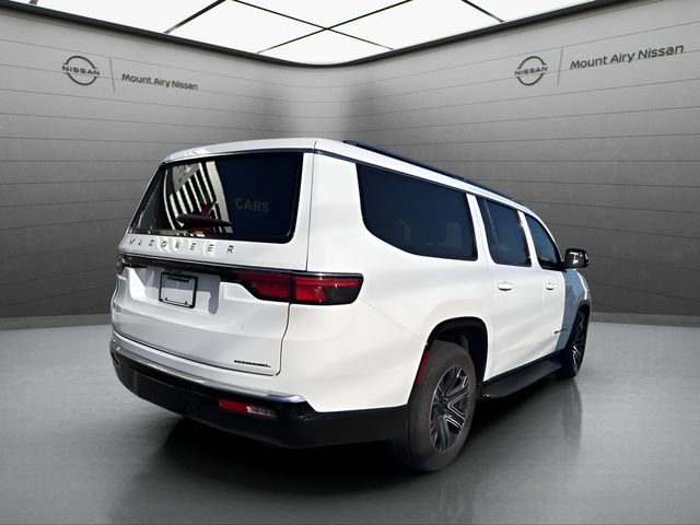 Used 2023 Jeep Wagoneer L Series II image 3