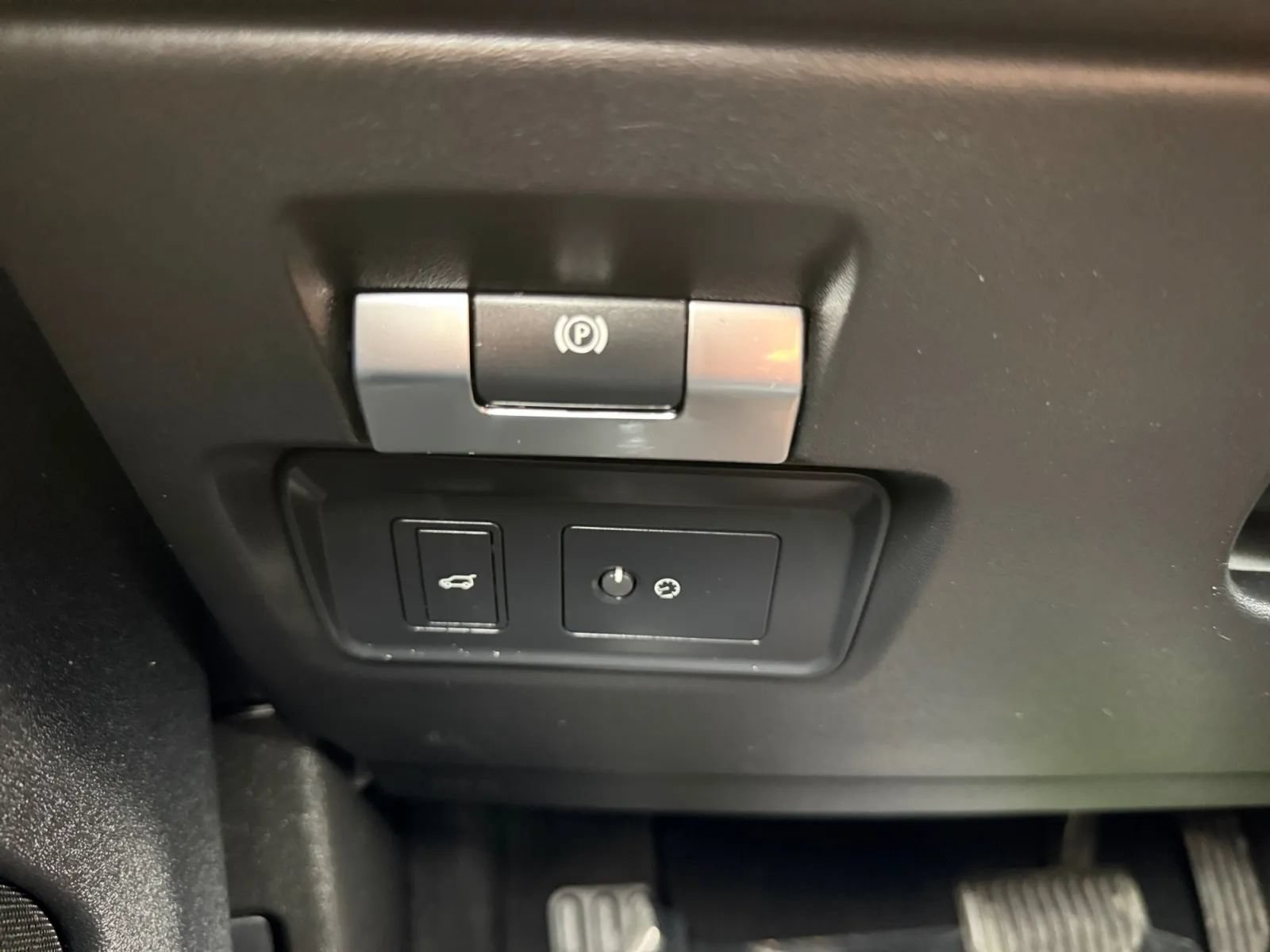 Used 2020 Land Rover Range Rover Evoque SE AWD/4WD image 39