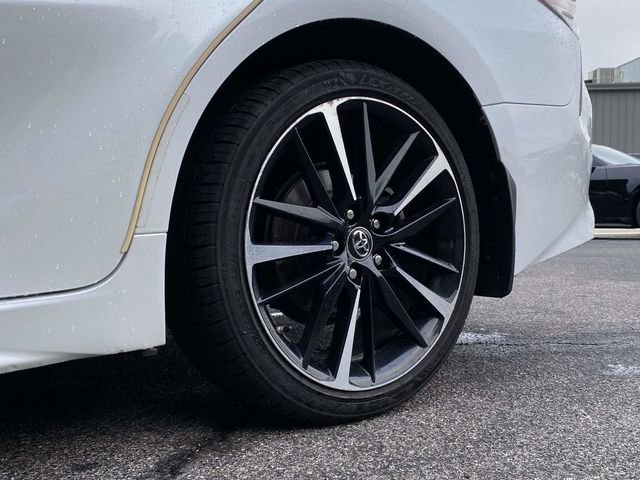 Used 2018 Toyota Camry XSE image 11