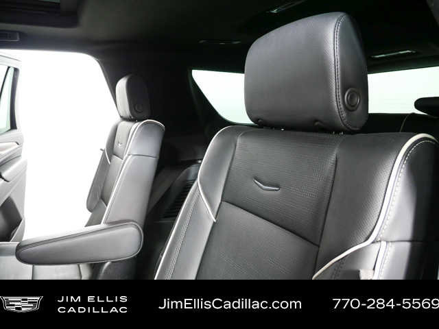 Used 2024 Cadillac Escalade Premium Luxury w/ Performance Package image 21