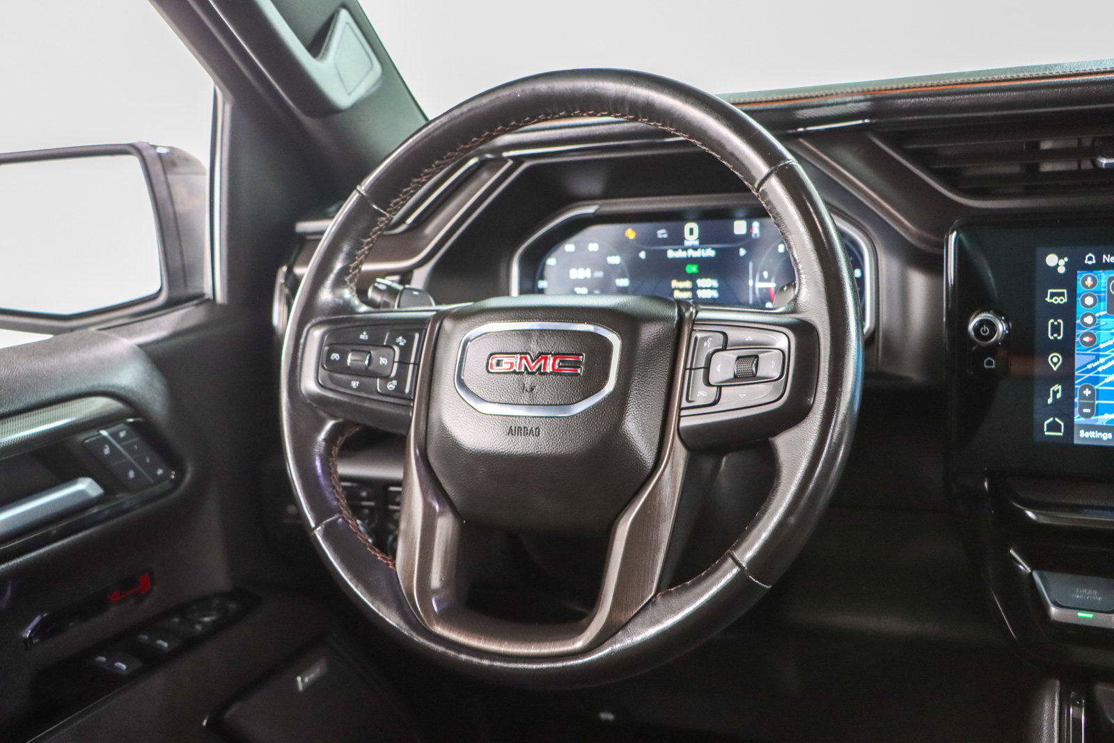 Used 2022 GMC Sierra 1500 AT4 w/ AT4 Preferred Package AWD/4WD image 14